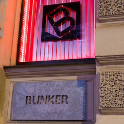 Bunker, 23