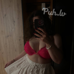 Samantha, 27