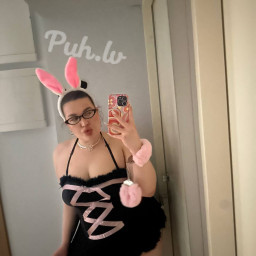 Samantha, 27