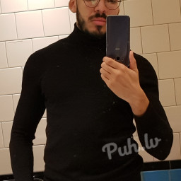 Emil, 32